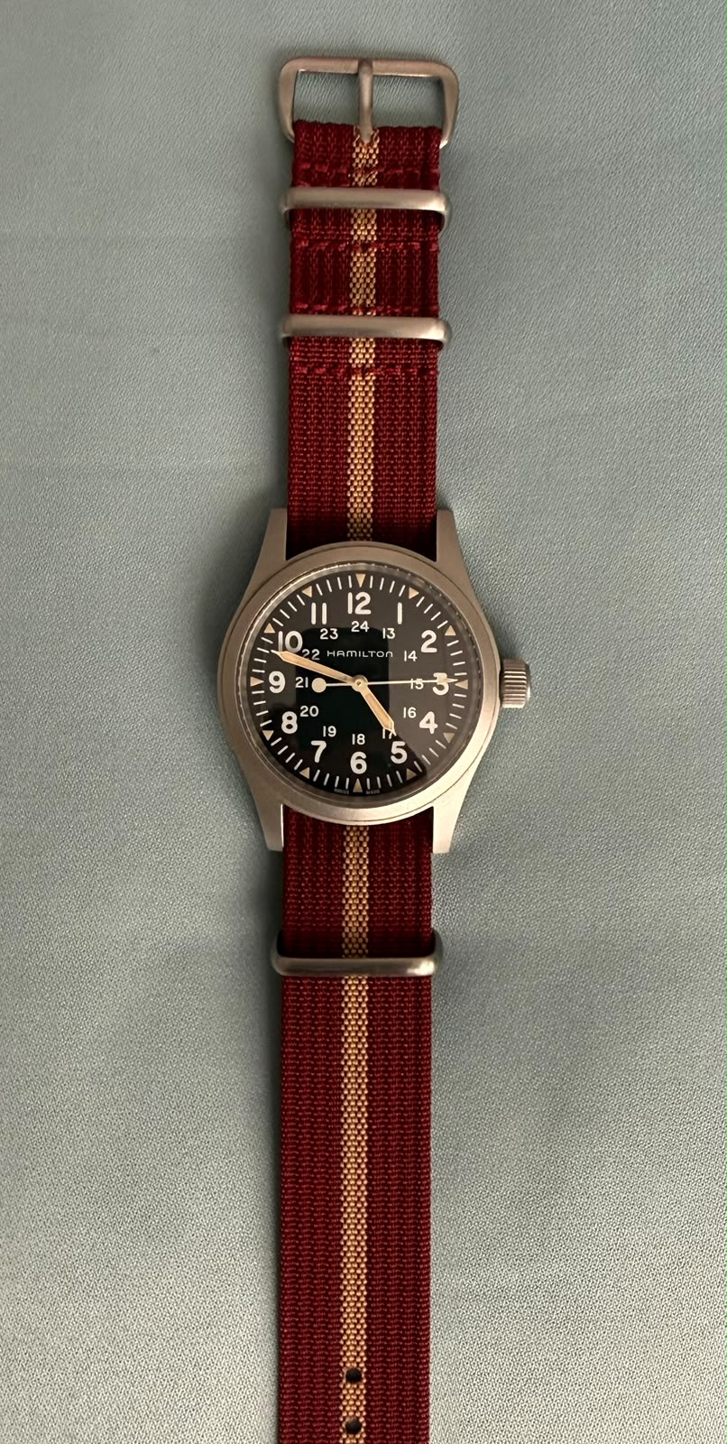 18mm Ribbed Nato Watch Strap Maroon/Beige - Image 2